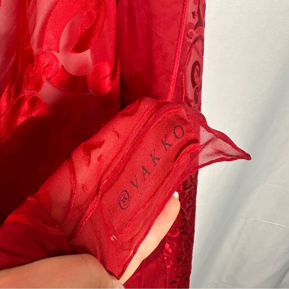 Vakko Silk Viscose Burnout Velvet Shawl Red Jewel Tone Scarf 45x41 NWT - Picture 11 of 12
